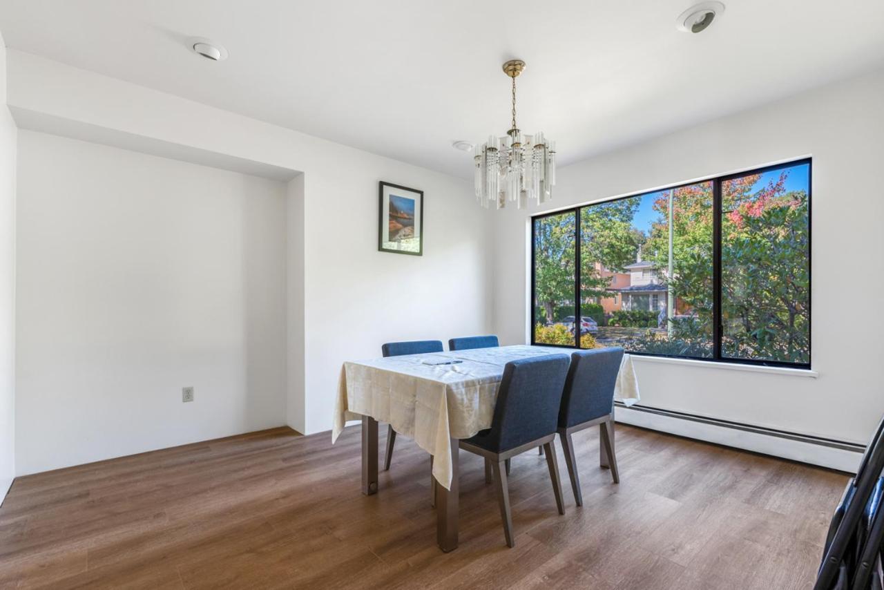 Sunny 1-Bedroom Private Rooms In Charming Vancouver Exterior photo