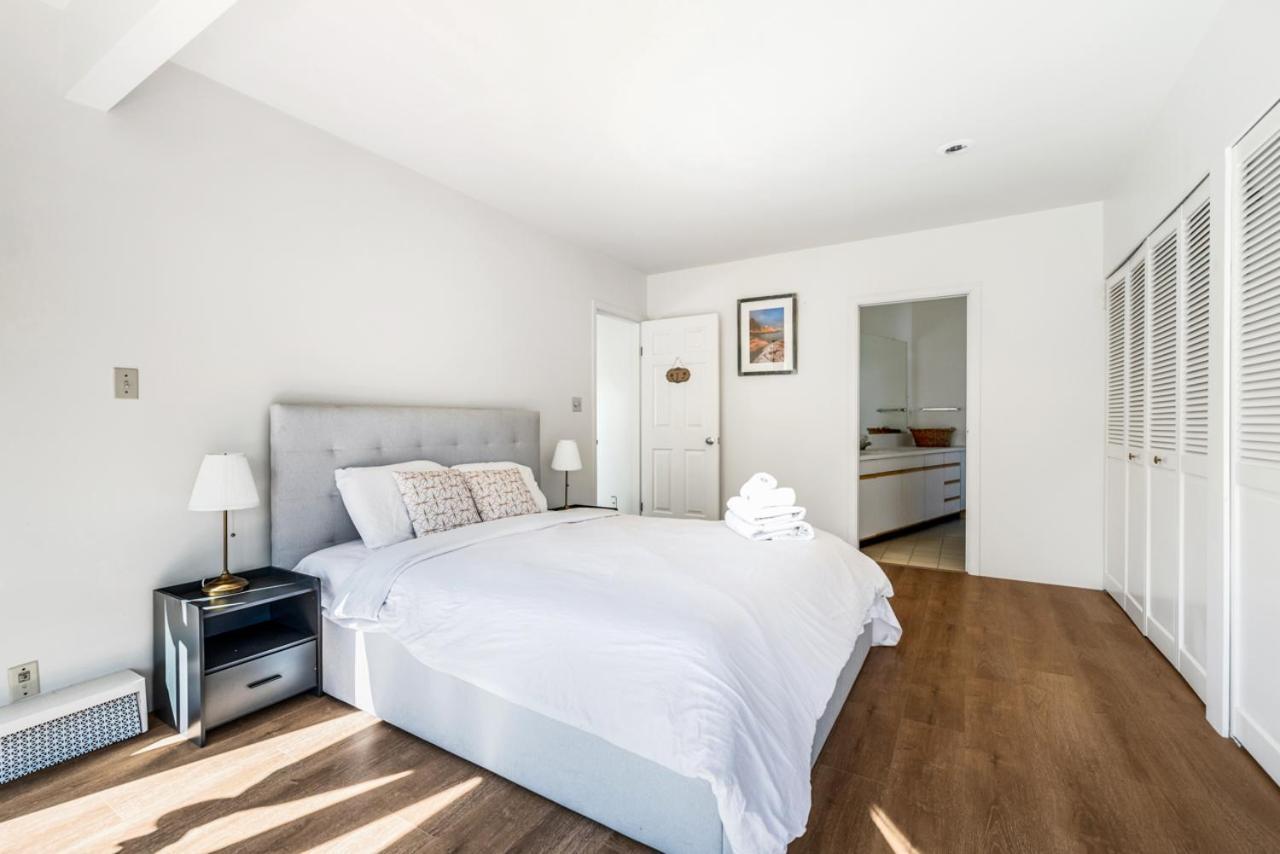 Sunny 1-Bedroom Private Rooms In Charming Vancouver Exterior photo