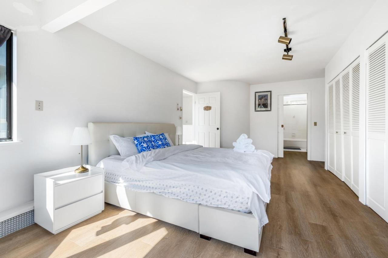 Sunny 1-Bedroom Private Rooms In Charming Vancouver Exterior photo