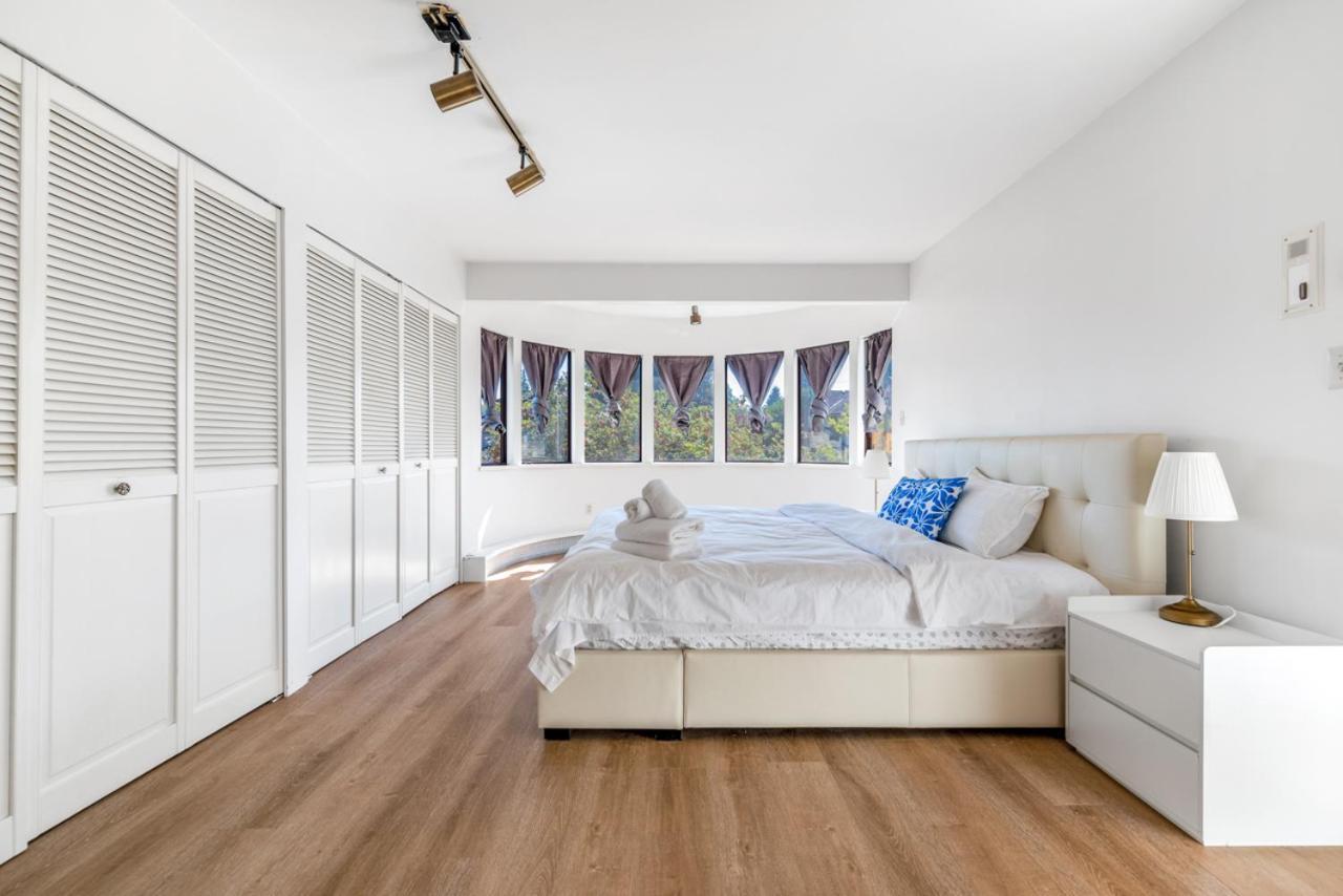 Sunny 1-Bedroom Private Rooms In Charming Vancouver Exterior photo